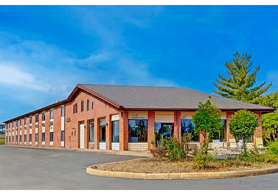 Capital O Amerihost Inn and Suites Fulton Hwy 54 MO