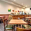 Quality Inn & Suites East Troy I-43