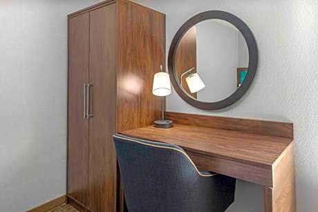 Double Room - Mobility/Hearing Access with Roll-In Shower