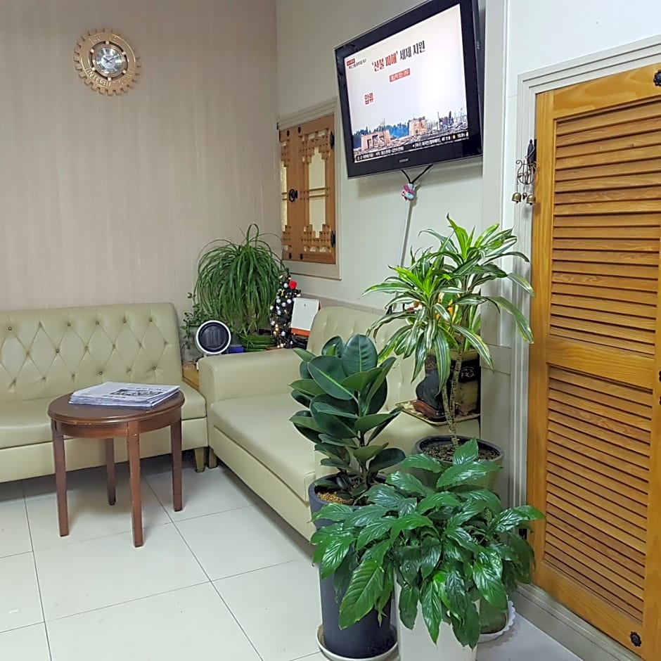 Goodstay Arirang Hotel
