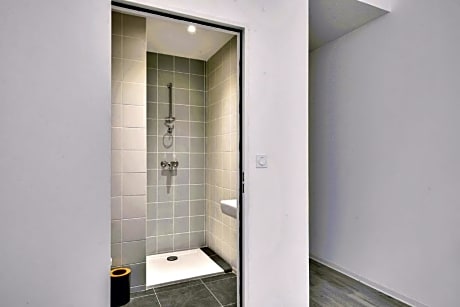 1 Bed in 4 bedrooms with private bathroom