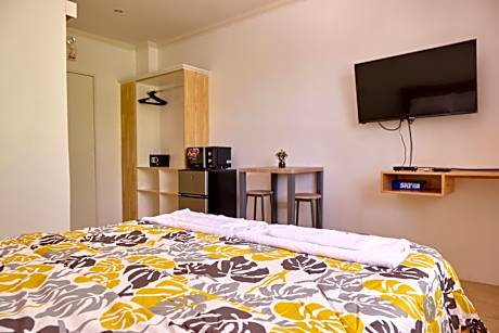 Deluxe Queen Room