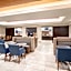 Holiday Inn Express & Suites Yosemite Park Area By IHG