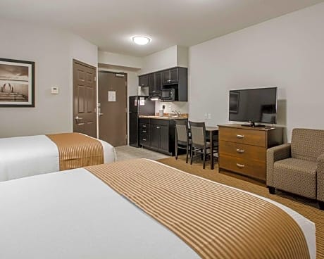 2 Queen Beds, Efficiency, Nonsmoking, Accessible