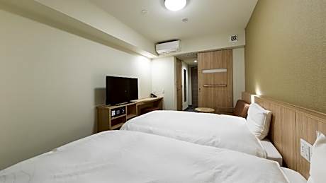 standard,twin room,city view -non-smoking