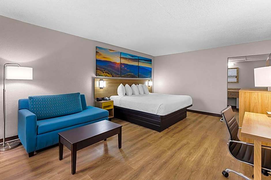Days Inn by Wyndham Clayton