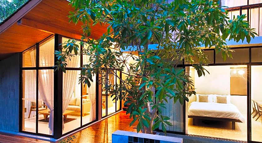 Villa Thalanena By The Beach