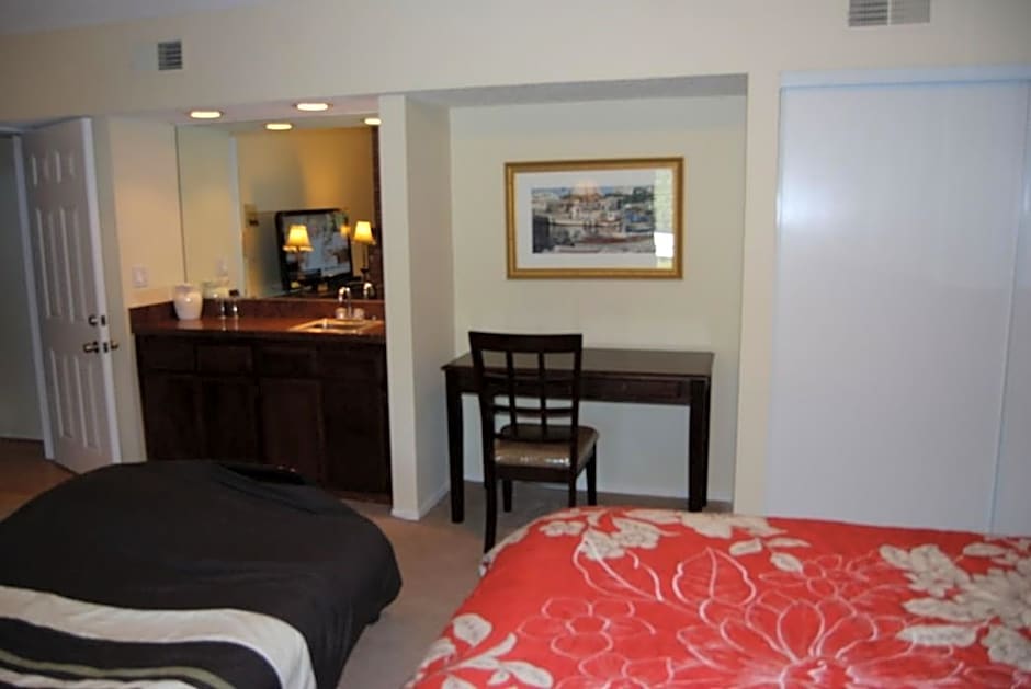 Bed and Breakfast in Hollywood Hills