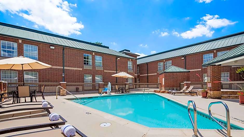 Best Western Plus Addison Dallas Hotel