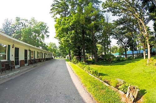 Oak Park Inn