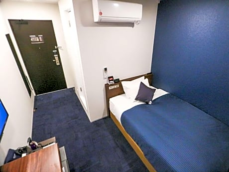 Double Room with Small Double Bed - Non-Smoking - Small Dog Friendly