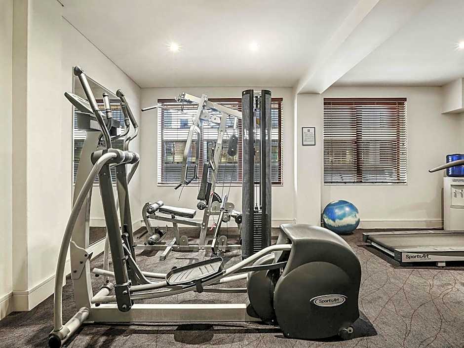 Hotel Ibis World Square