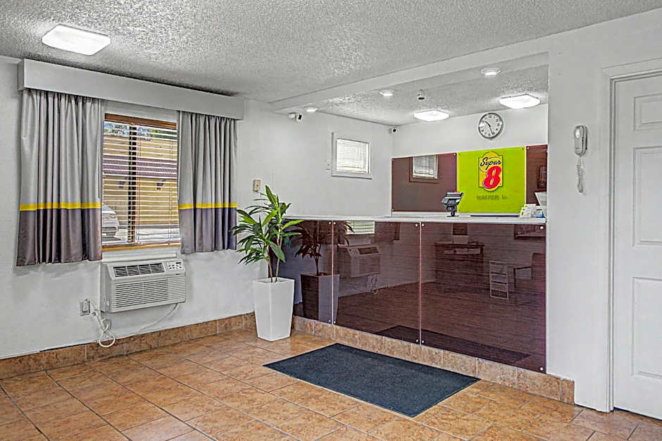 Super 8 by Wyndham Dubuque/Galena Area