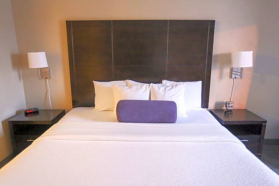 Prairie Crest Calgary Airport by IHG