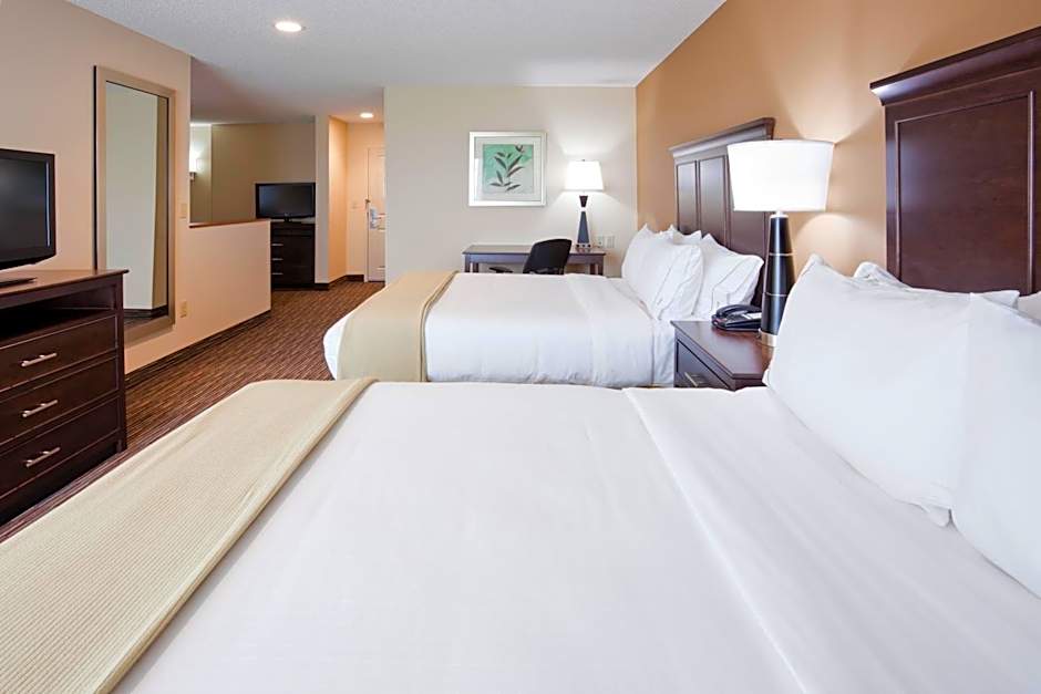 Holiday Inn Express and Suites Willmar By IHG