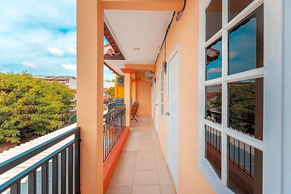 OYO 3132 Mahkota Sivali