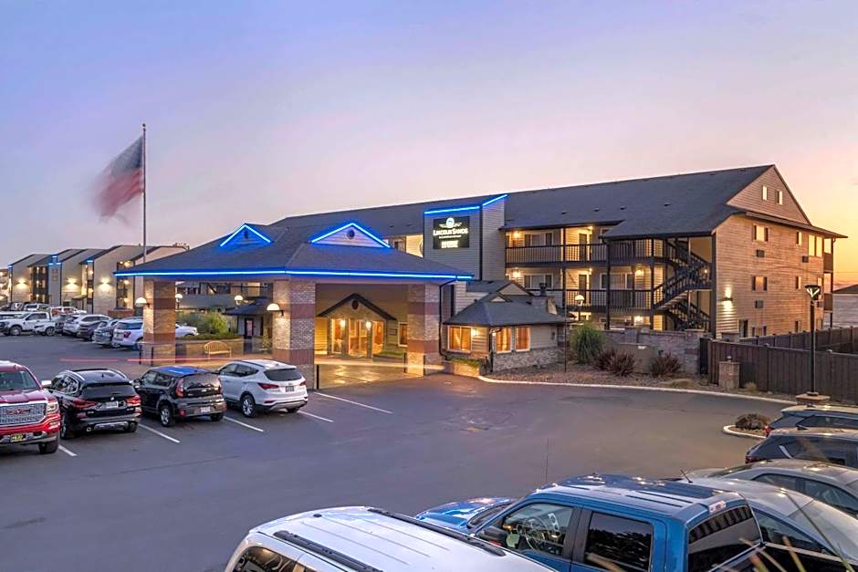 Lincoln Sands Oceanfront Resort, Ascend Hotel Collection