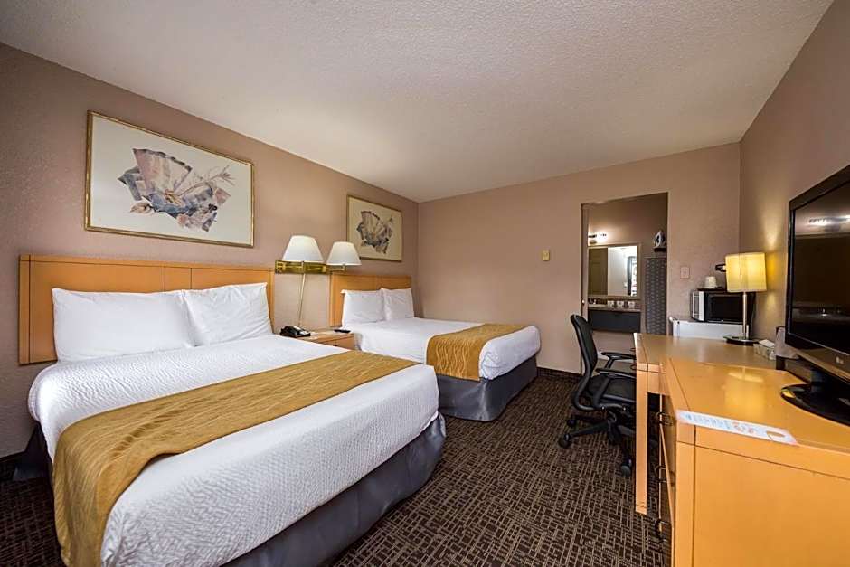 Howard Johnson by Wyndham Downtown Kamloops