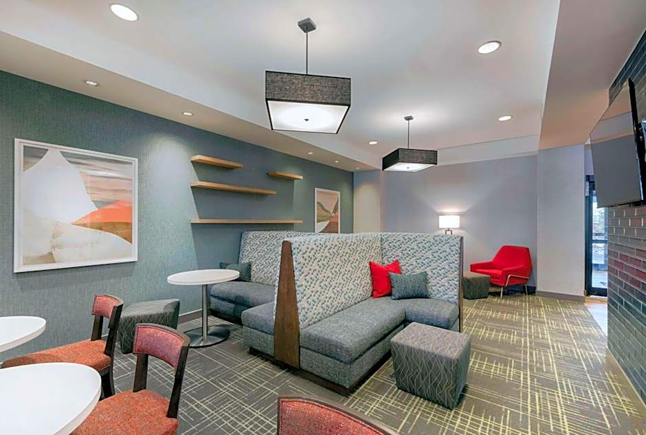 Hampton Inn By Hilton & Suites Burlington