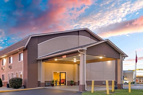 Super 8 by Wyndham Shelbyville