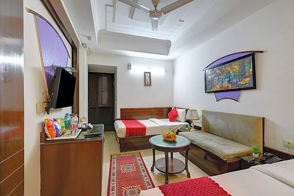 Chanchal Deluxe Hotel