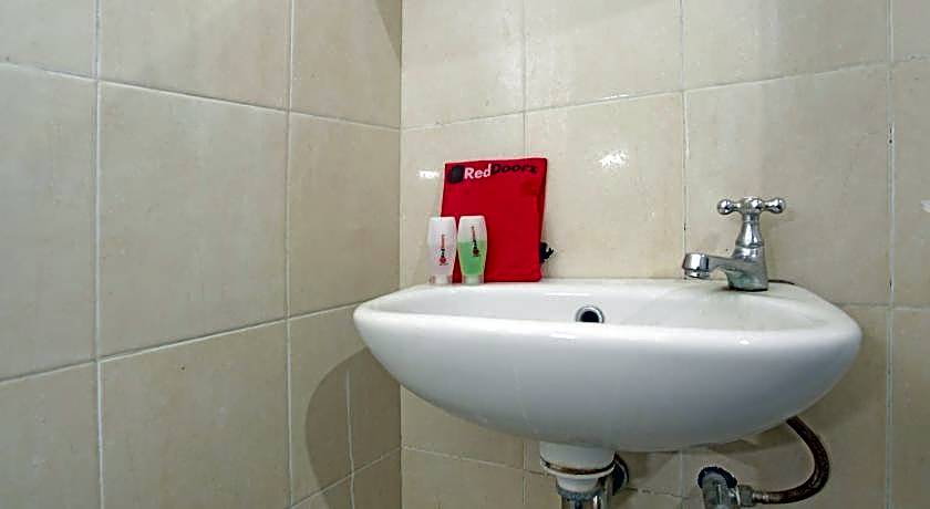 RedDoorz @ Soekarno Hatta 2