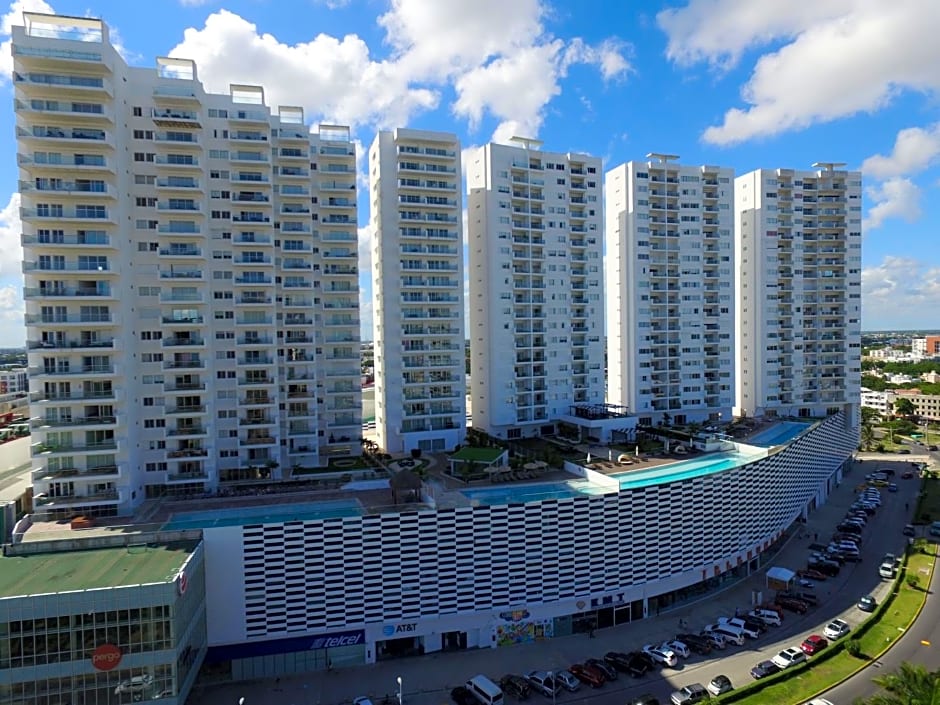 Suites Malecon Cancun