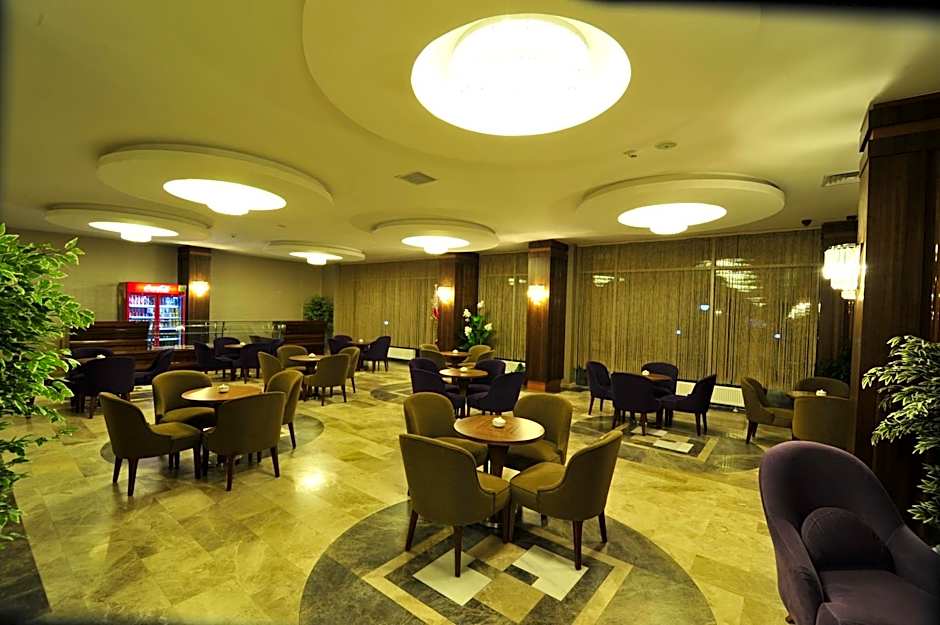 Grand Cenas Hotel