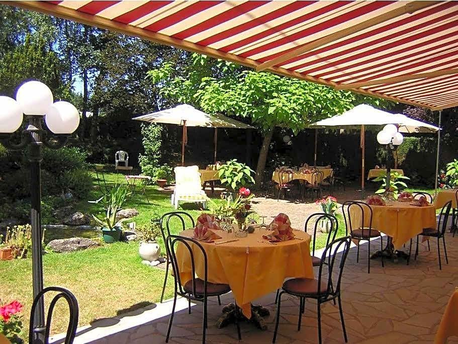 Logis Hôtel-Restaurant La Croix Couverte
