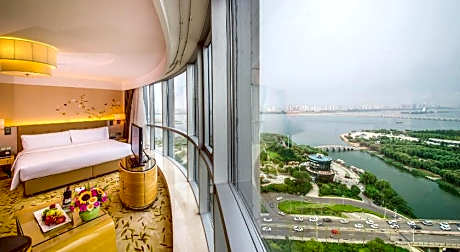 Pullman Linyi Lushang Hotel