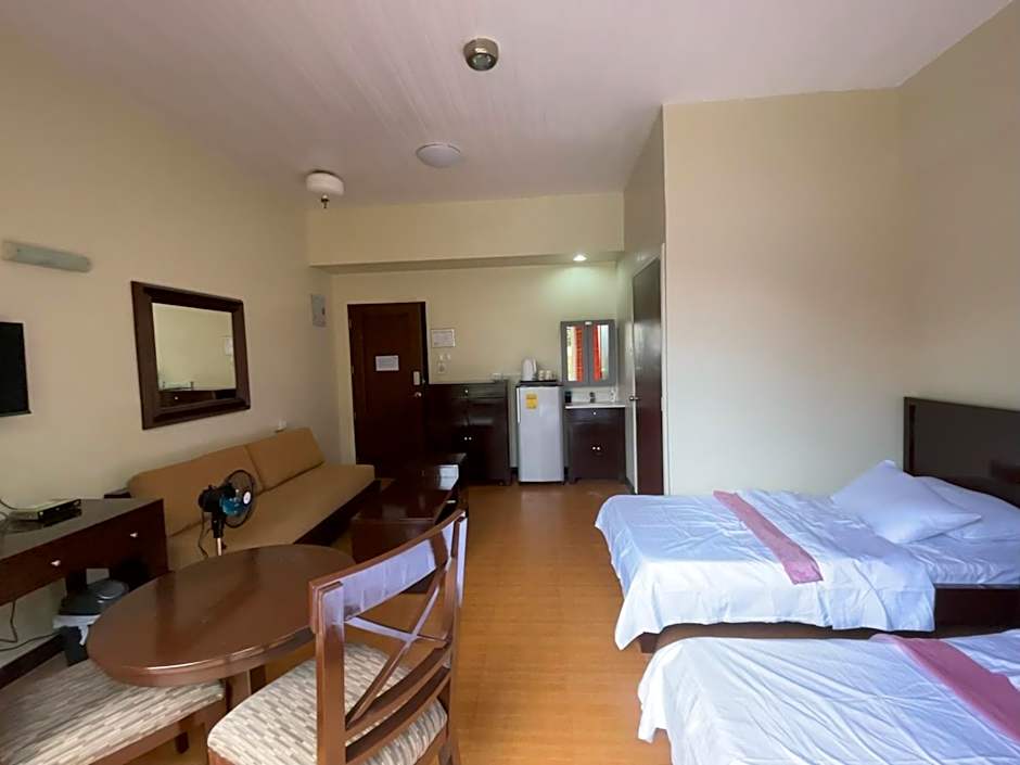 3 Pax Charming Foggy Cold Breeze, Cozy Gardenville Hotel