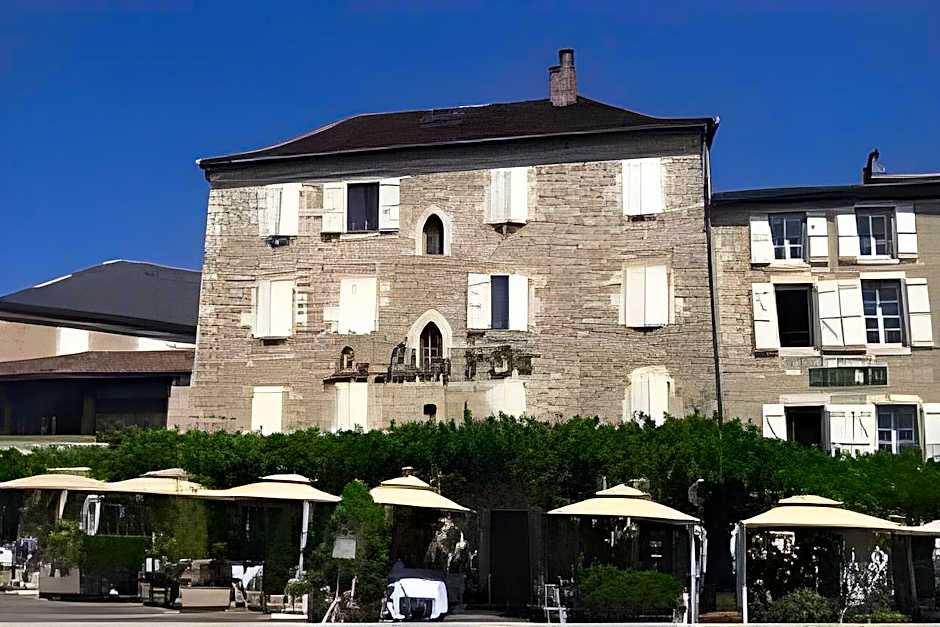 Logis Hotels - Hotel et Restaurant Le Lion d'Or