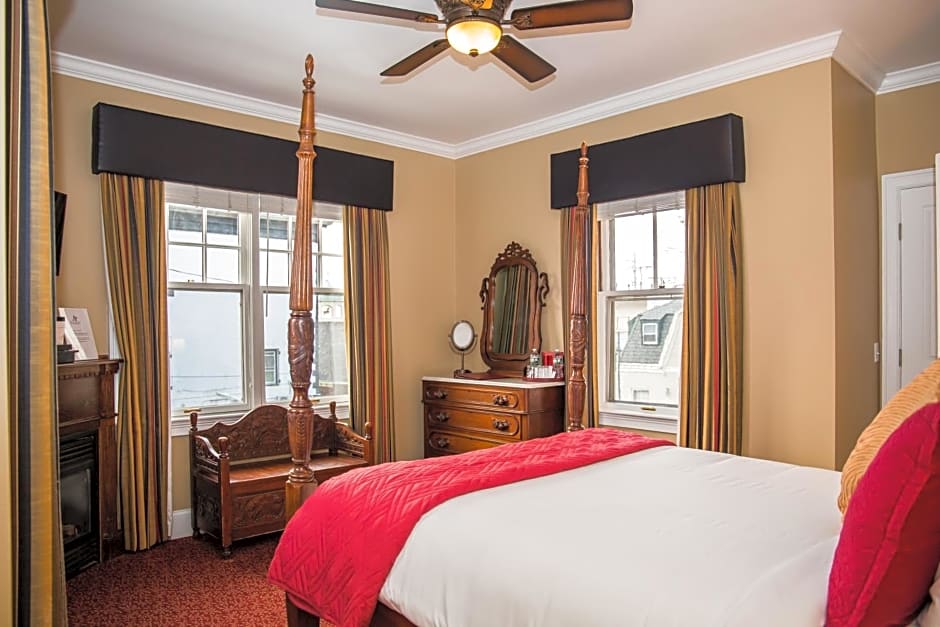 Almondy Inn Bed & Breakfast