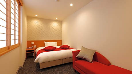 Double/No view/With unit bath (16 sqm) Single person welcome