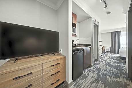 Standard Suite, 1 King Bed, Sofa Bed, Kitchenette