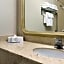 Travelodge by Wyndham Vancouver Airport