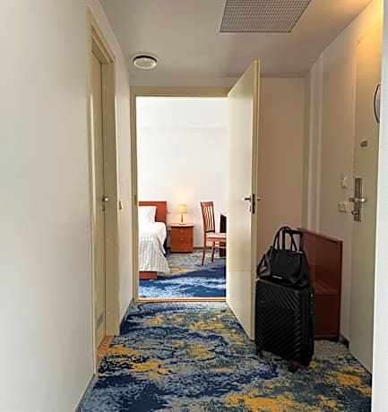 One-Bedroom Apartment with Bath