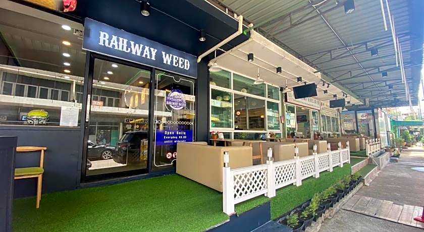 Alongkorn hotel by SB