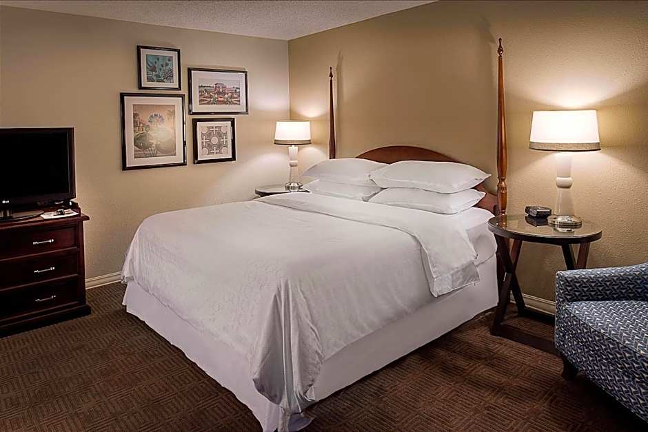 Sheraton Westport Chalet Hotel St. Louis