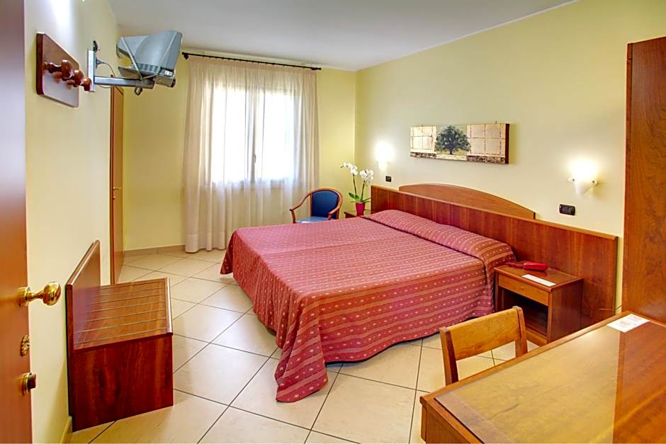 Lo Scacciapensieri Hotel & Restaurant