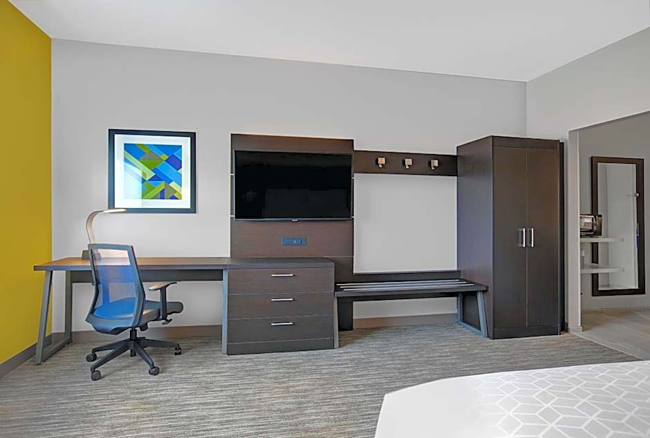 Photo 1 of 5 of Standard 1 King Bed, Mobility Accessible