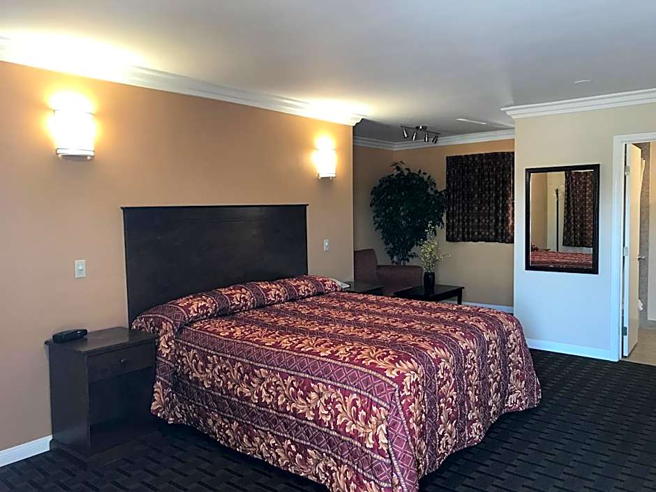 Fullerton Lodge