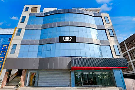 Collection O Awas Vikas Near Bus Stand Formerly Hotel Rivera