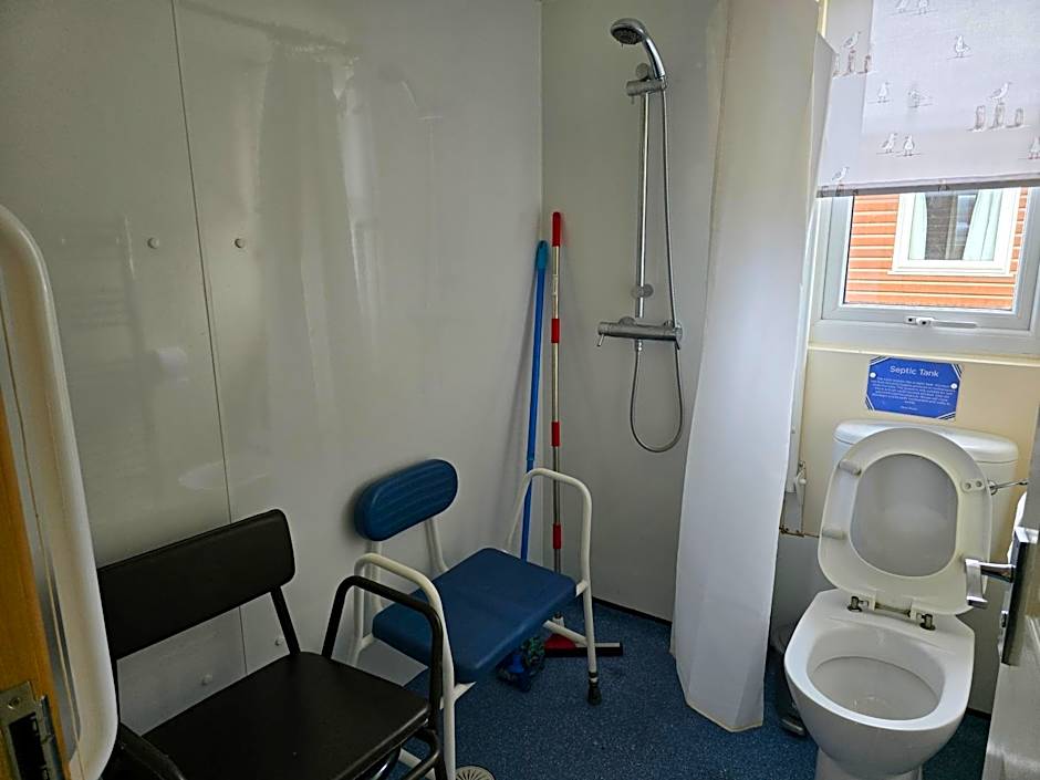 Castaways Holiday Park