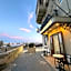 Grand Harbour Hotel