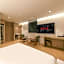 Hound Hotel Jeonju Deokjin