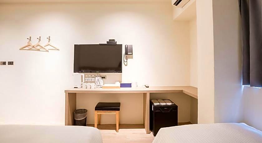 Traveller-Inn Day Moon Hotel