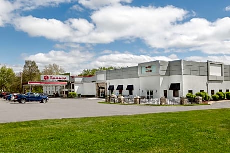 Ramada by Wyndham Des Moines Airport