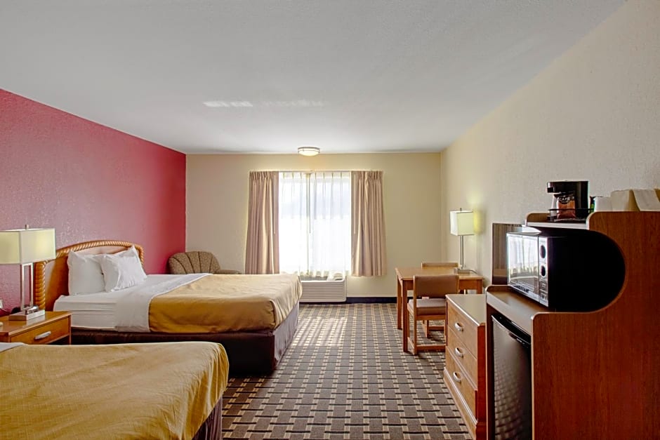 Econo Lodge Inn & Suites
