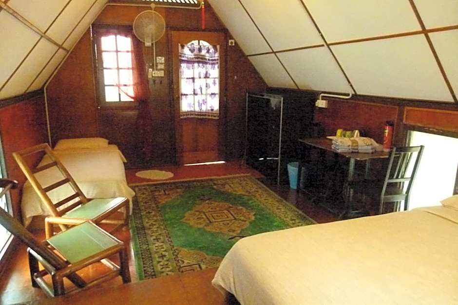 Cheers Garden Chalet